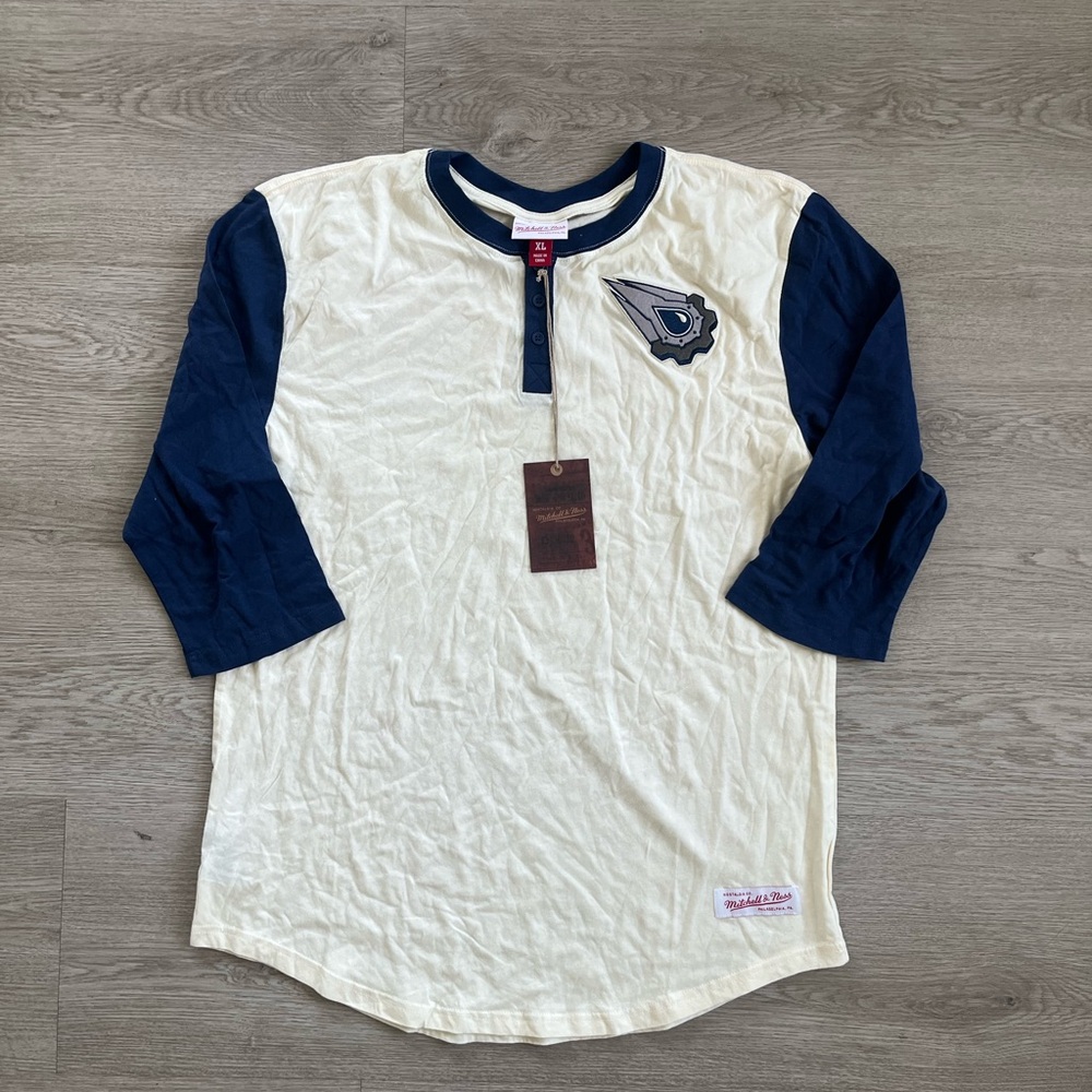Mitchell & Ness Edmonton Oilers Icon Henley Raglan Tee